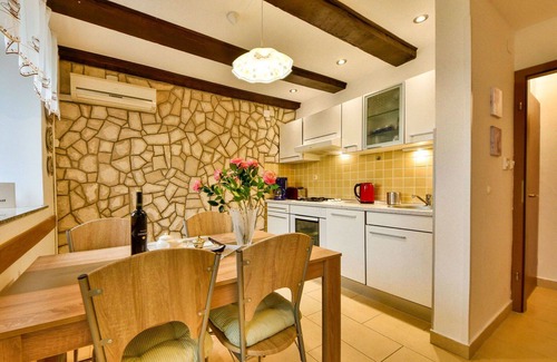Selce Casa | Preciosa casa de vacaciones para 4 personas con A/C, WIFI, TV y terraza