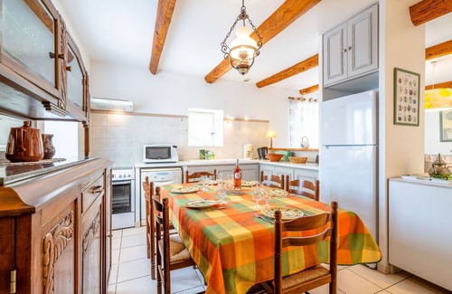 Saint-Dezery Casa | Wonderful villa for 6 people with WIFI, TV, terrace and pets allowed
