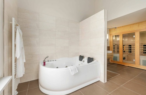 Ortsmitte Casa | Estupenda casa de vacaciones para 2 personas con piscina, jacuzzi, WIFI, TV, terraza y aparcamiento