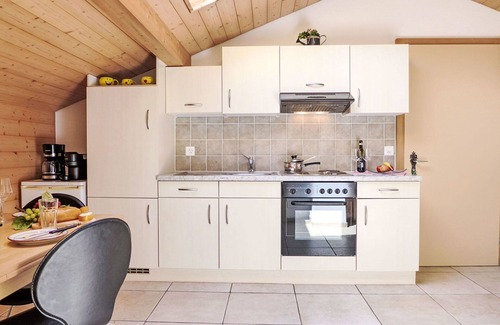 Frutigen Villa | Maravillosa casa de vacaciones para 4 personas con WIFI y patio