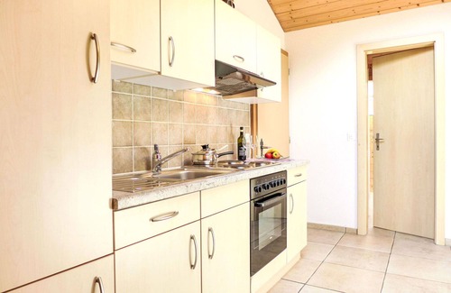 Frutigen Villa | Maravillosa casa de vacaciones para 4 personas con WIFI y patio