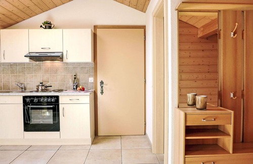 Frutigen Villa | Maravillosa casa de vacaciones para 4 personas con WIFI y patio