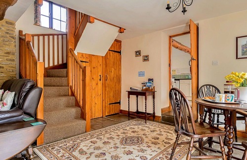 South Cheriton Casa | Maravillosa casa de vacaciones para 4 personas con WIFI, TV, mascotas permitida y aparcamiento