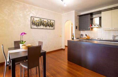 Ardea Casa | Maravillosa casa de vacaciones para 5 personas con WIFI, A/C, TV y patio