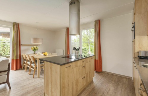 Medebach Casa | Estupenda casa de vacaciones con bañera de hidromasaje, piscina, WIFI, TV, terraza y aparcamiento