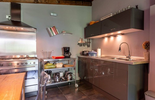 Asti Casa | Estupenda casa de vacaciones para 9 personas con WIFI, TV y mascotas permitida