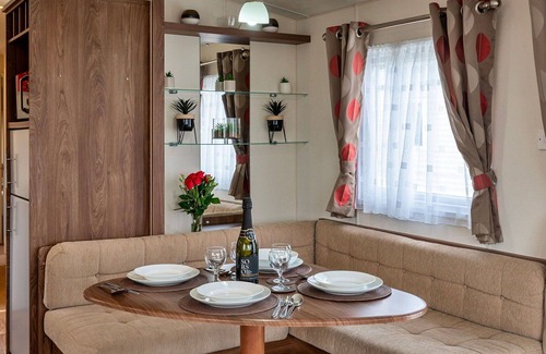 Helston Casa | Estupenda casa de vacaciones con piscina, WIFI, terraza, mascotas permitida y aparcamiento