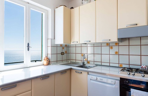 Ospedaletti Casa | Estupenda casa de vacaciones para 7 personas con piscina privada, WIFI, TV, terraza y aparcamiento