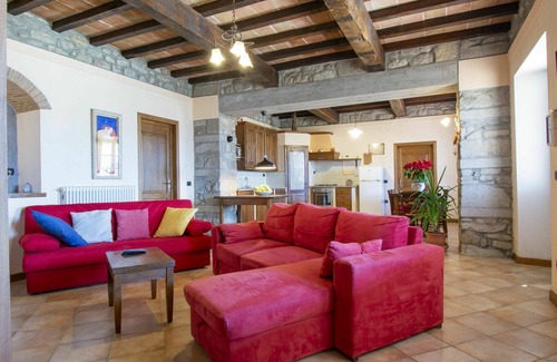 Caprignana Villa | Preciosa casa de vacaciones para 8 personas con WIFI, piscina privada, TV y patio