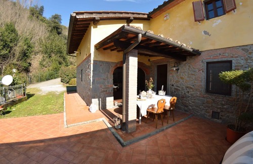 Massa e Cozzile Villa | Casa de vacaciones con internet, piscina privada, TV, patio, mascotas permitida, aparcamiento