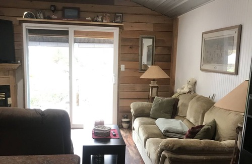 Alexandria Bay Cabaña | WONDERFUL WATERFRONT & SHIP VIEWS WITH YOUR OWN DOCK SPOT FOR YOUR BOAT!