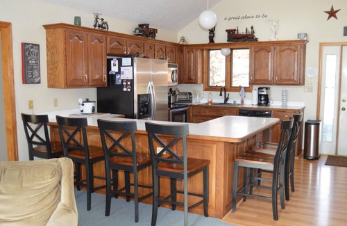 Mineral Casa | Wonderful waterfront getaway on Lake Anna's public side!