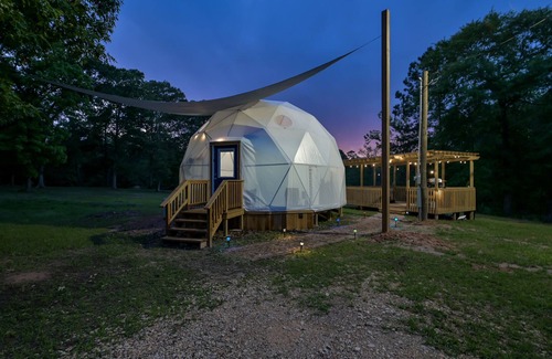 Coldspring Casa | Wonderland Glamping Geo Dome (Houston)