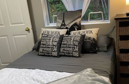 East Sooke Casa | Wonderland Mansion @ Serenity Lodges