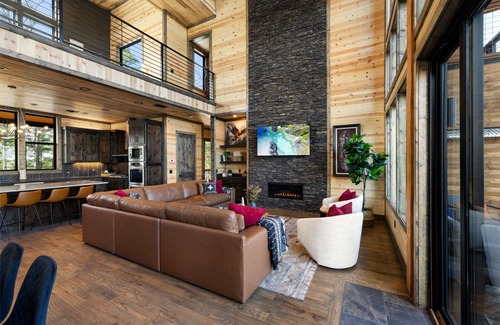 Broken Bow Cabina | Wonderstruck Luxury Cabin🌟Stunning Lake Views🌟-Hot Tub-GameRoom-Hike to River!