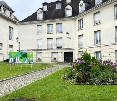 Deuil-la-Barre Apartamento | WonderSuite appartement - centre ville avec parking couvert -15mn de Paris et 10 mn de Stade de France, wifi, Netflix