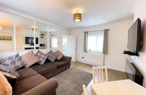 Cayton Casa | Wonky Cottage