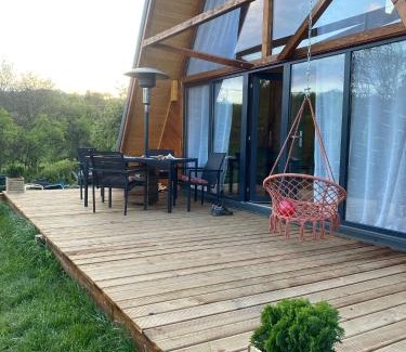 Giulesti Chalet De Esquí | Wood & Bricks Chalet