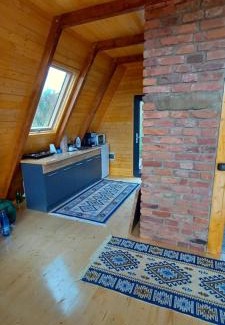 Giulesti Chalet De Esquí | Wood & Bricks Chalet