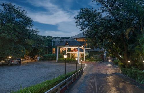 Dhikuli Complejo | Wood castle Spa & Resort