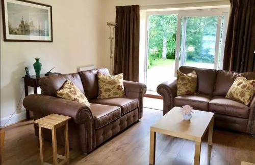 Peebles Casa | Wood Cottage