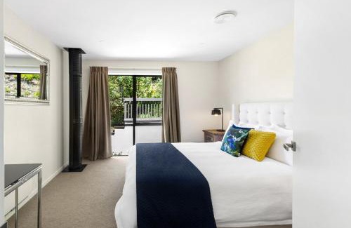Fernhill Casa | Wood Haven