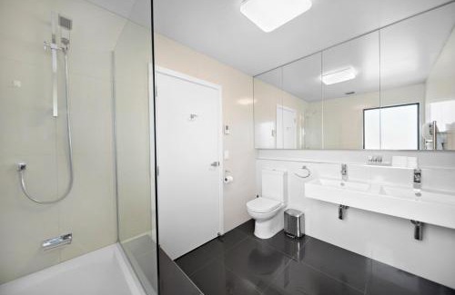 Fernhill Casa | Wood Haven