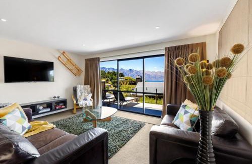 Fernhill Casa | Wood Haven