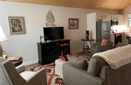 Hayesville Cabaña | Wood Haven on the River- cozy cottage on the Hiawassee River in Hayesville NC