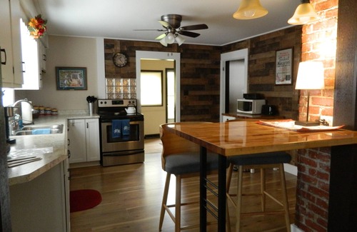 Lawrence Casa | Wood Homestead Established1833