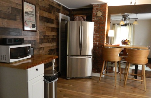 Lawrence Casa | Wood Homestead Established1833