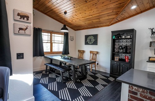 Pinetop-Lakeside Cabina | WOOD LODGE * SECLUDED REMODELED CABIN IN THE WOODS 1.25 ACRES