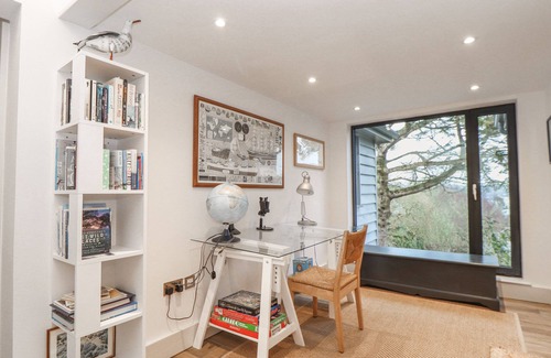 Helford Casa | WOOD MEADOW, pet friendly, with open fire in Helford