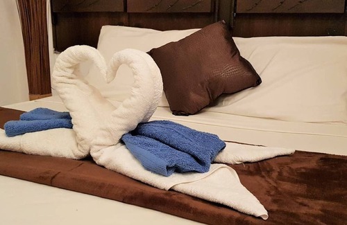 Soto Cama Y Desayuno | Wood Room @ Oceanview BnB Curacao