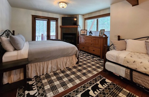 Whitefish Cabina | Wood's Lodge Whitefish