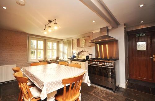 Newton Stewart Casa | Woodbank Cottage - Cosy Cottage Retreat