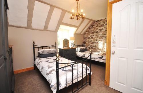 Newton Stewart Casa | Woodbank Cottage - Cosy Cottage Retreat