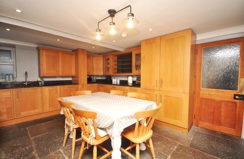 Newton Stewart Casa | Woodbank Cottage - Cosy Cottage Retreat