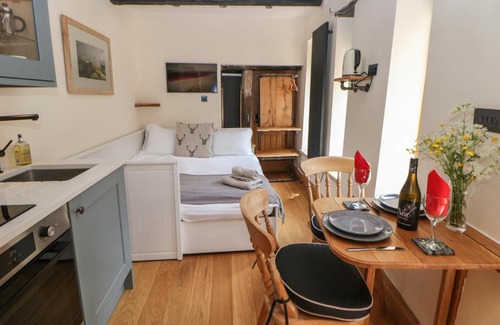 Earl Sterndale Casa | Woodbine Retreat