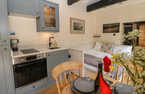 Earl Sterndale Casa | Woodbine Retreat
