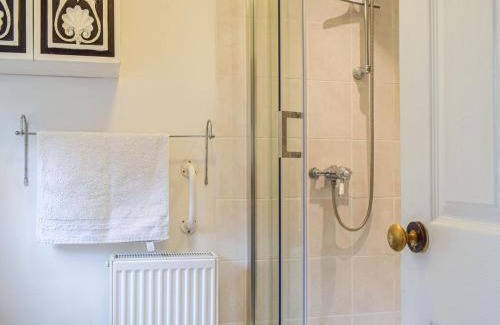 Telford Casa | Woodcarver's Cottage