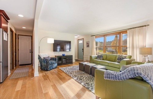 Macatawa Casa | Woodcliff Cottage | 3 BR |Heated Private Pool