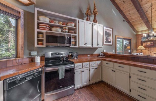 Kingswood Estates Casa | Woodcrest Cabin in Tahoe Vista