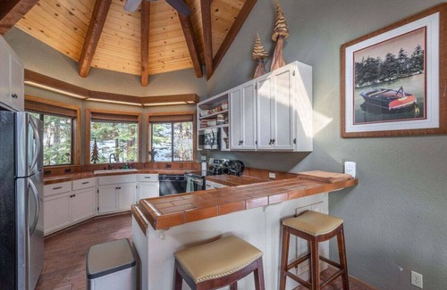Kingswood Estates Casa | Woodcrest Cabin in Tahoe Vista