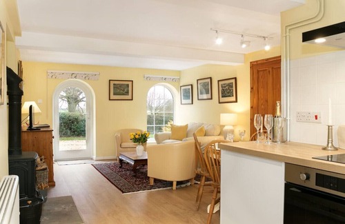 Nether Worton Casa | Woodcutter's Cottage - Peaceful Country Retreat!