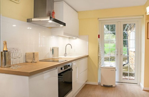 Nether Worton Casa | Woodcutter's Cottage - Peaceful Country Retreat!