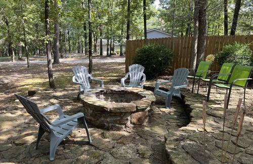 Greers Ferry Casa | Wooded Bliss on 1 acre with lake access across the street and sleeps up to 10!!