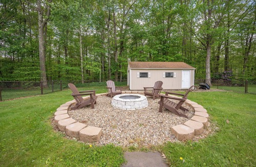 Friendsville Casa | Wooded Escape w/ Hot Tub & Game Room