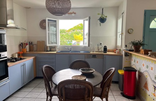 Angoulins Casa | 50m from the seafront, charming quiet house with trees, shops within walking distance