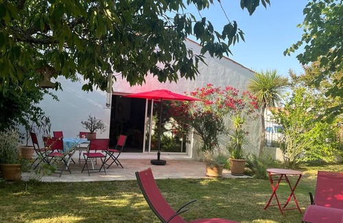 Angoulins Casa | 50m from the seafront, charming quiet house with trees, shops within walking distance